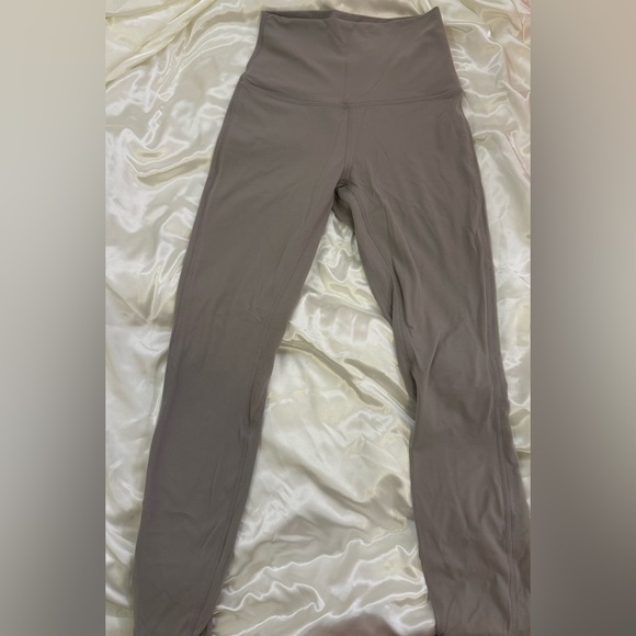 Light grey lululemon align leggings - Picture 4 of 6